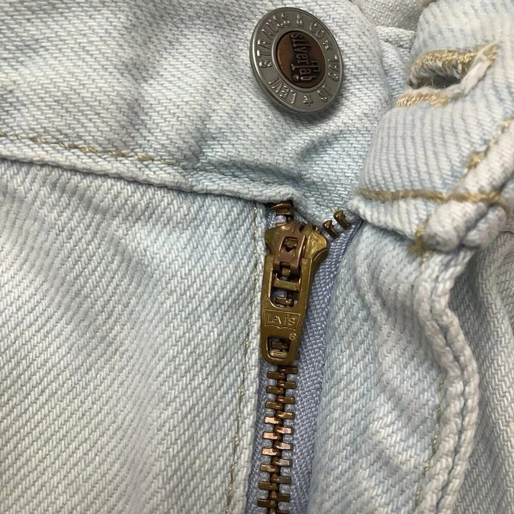 Levis Silvertab Fade Wash Mom Shorts High Waisted Denim Size W31